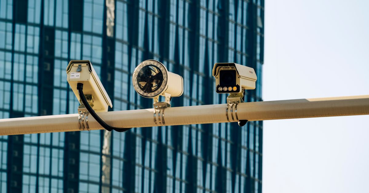 Comparing Free vs Paid Video Surveillance Software